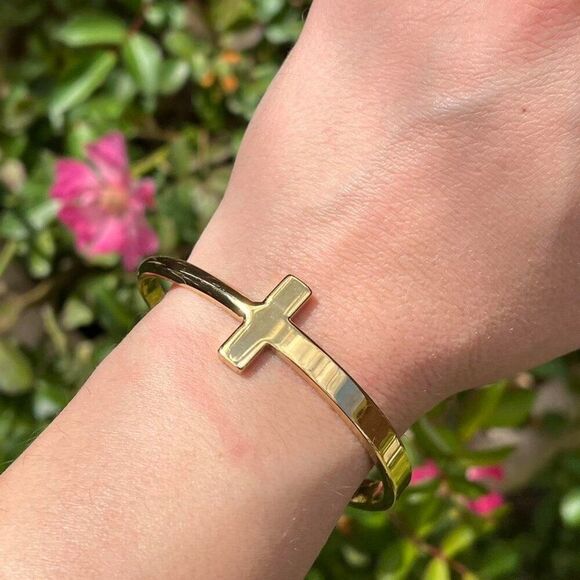 New! “Ximena” Adjustable Gold Bracelet - Picture 3 of 3